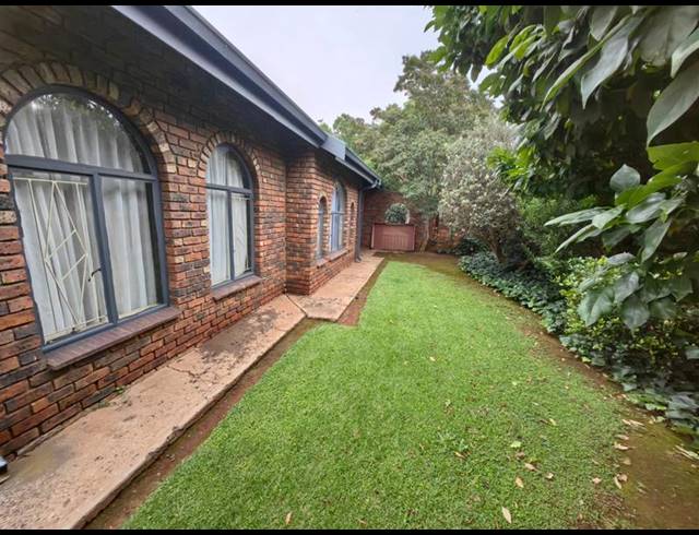 3 BEDROOM HOUSE FOR SALE IN VANDERBIJLPARK SE 3